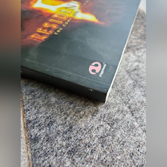 Resident Evil 5 The Complete Official Guide - Picture 12 of 15